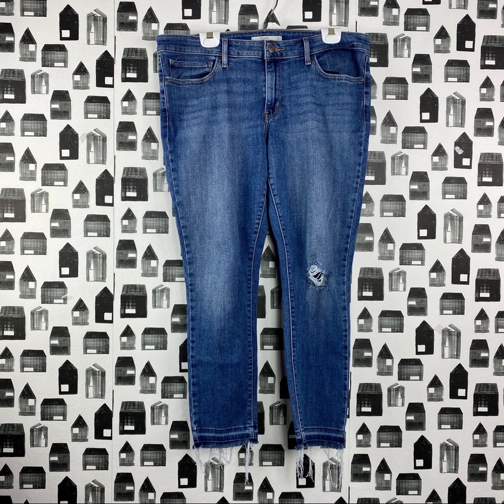 Levi’s | 711 Skinny Raw Hem Jeans Women’s Size 33